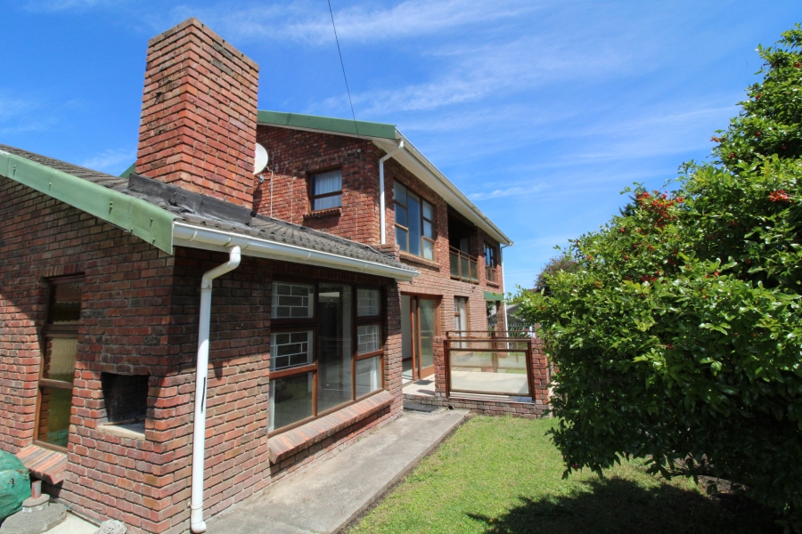 4 Bedroom Property for Sale in Denneoord Western Cape